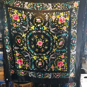 Vintage Chinese silk piano scarf-shawl